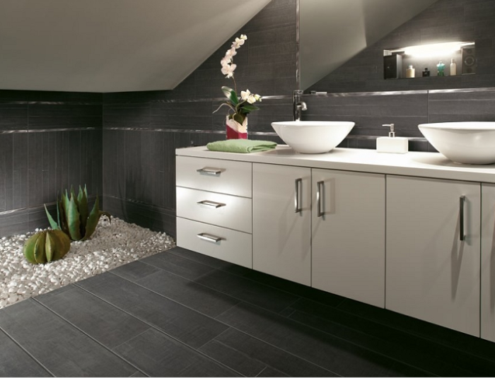 Barrique 4x24, 4x40, 8x40 wood-look tile in Noir