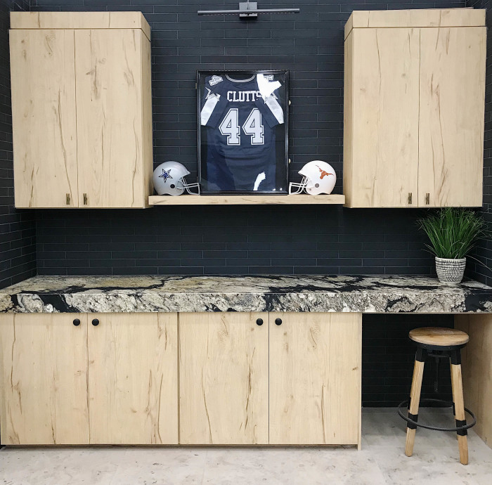 Backsplash: Verve 2x12 glass mosaic in After Dark matte | Countertop: Wild Fire 2cm polished granite slab | Floor: Jura Grey 18x18 honed limestone