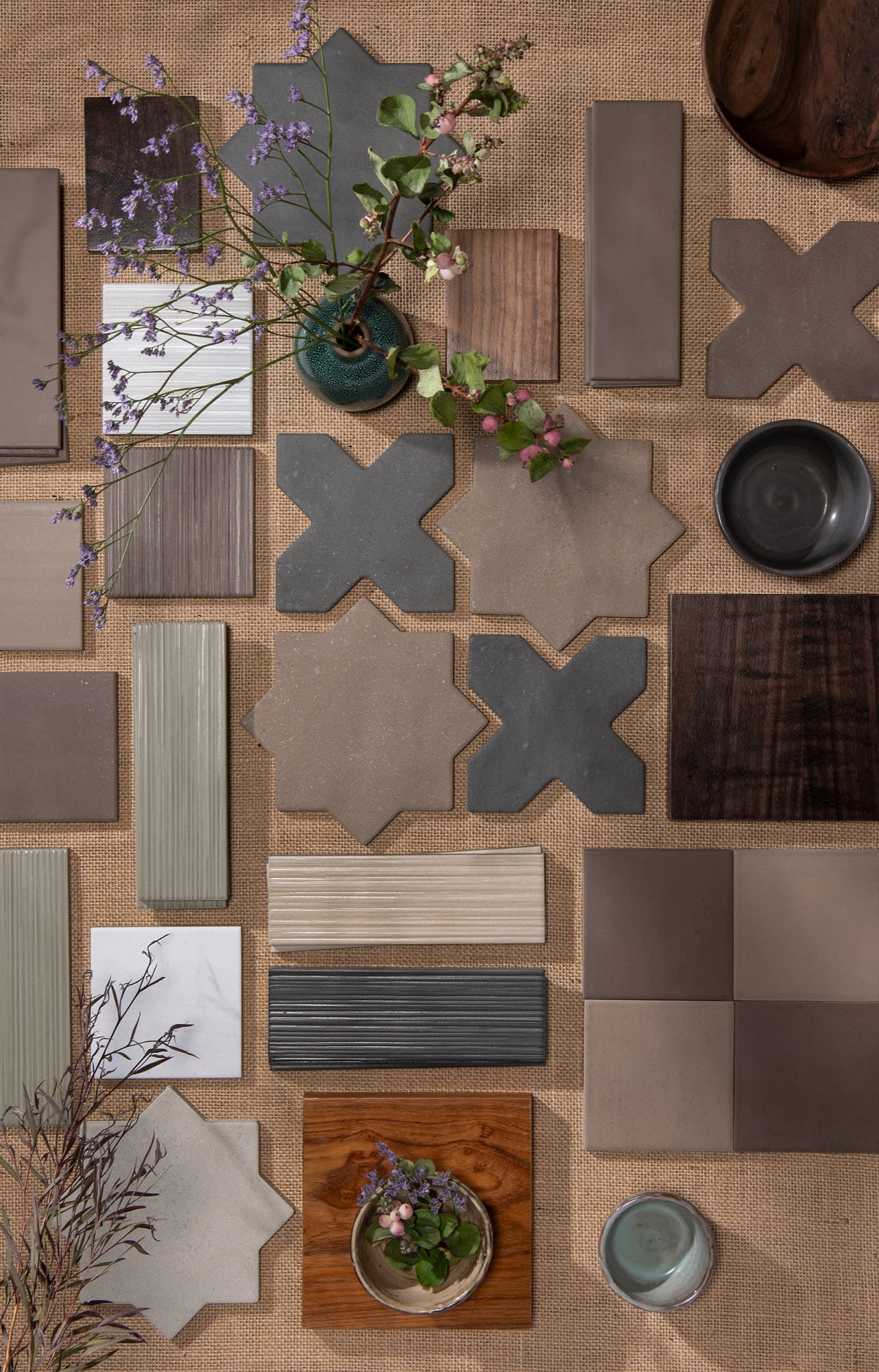 Hikari Crosses, Stars, field tiles and relief decos in several colors styled with flowers and ceramics