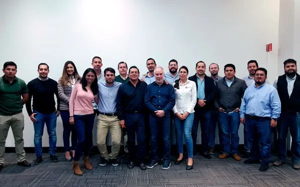 Entrega de certificados a un cliente de Beira, foto 1