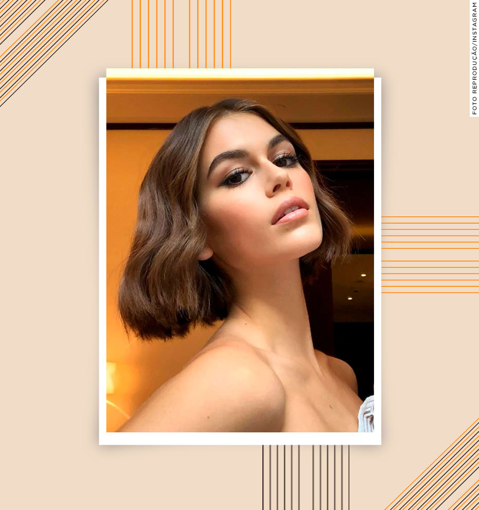 Kaya Gerber com blunt cut