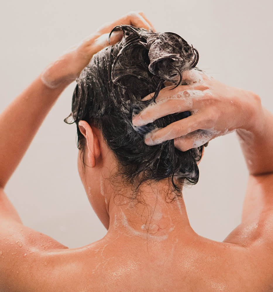 Como a temperatura da água afeta o seu cabelo