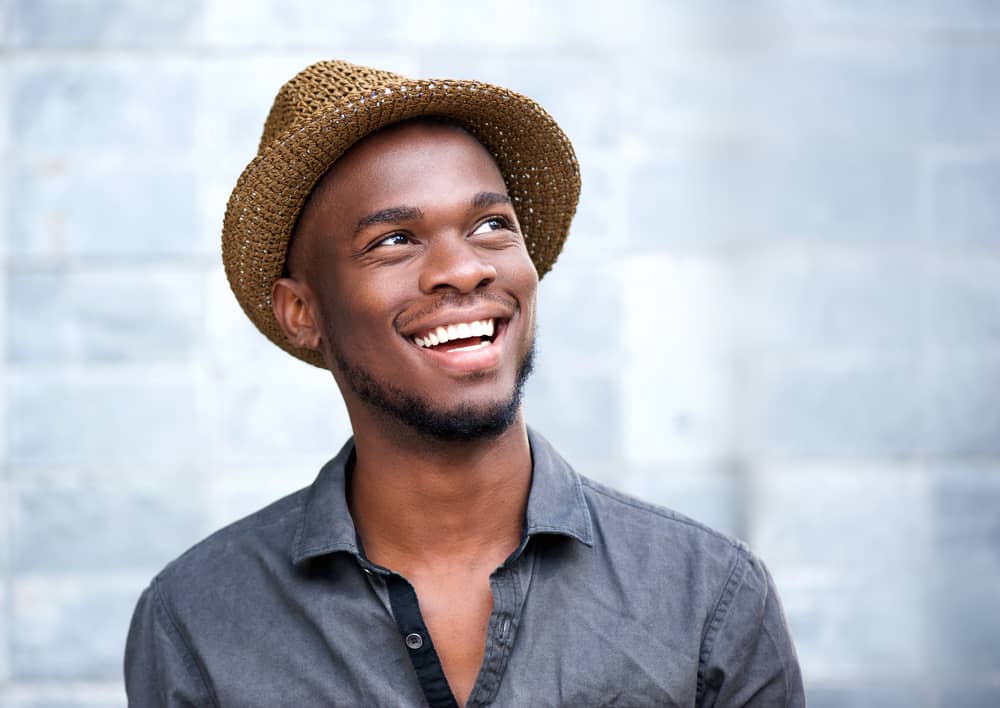 Imagem de homem sorridente
