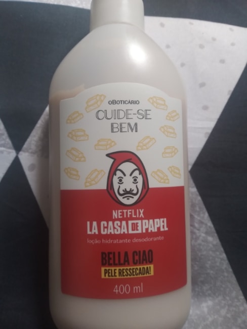 Loção Hidratante Desodorante Cuide Se Bem La Casa De Papel Bella Ciao Pele Ressecada 400ml O 3156