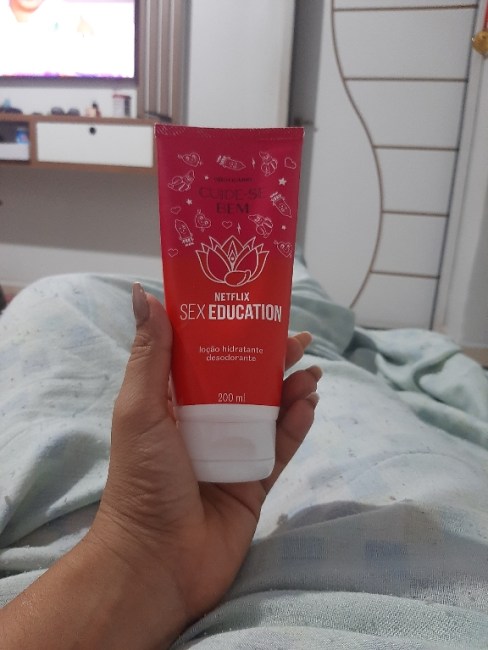 Loção Hidratante Desodorante Cuide Se Bem Netflix Sex Education 200ml O Boticário 4977