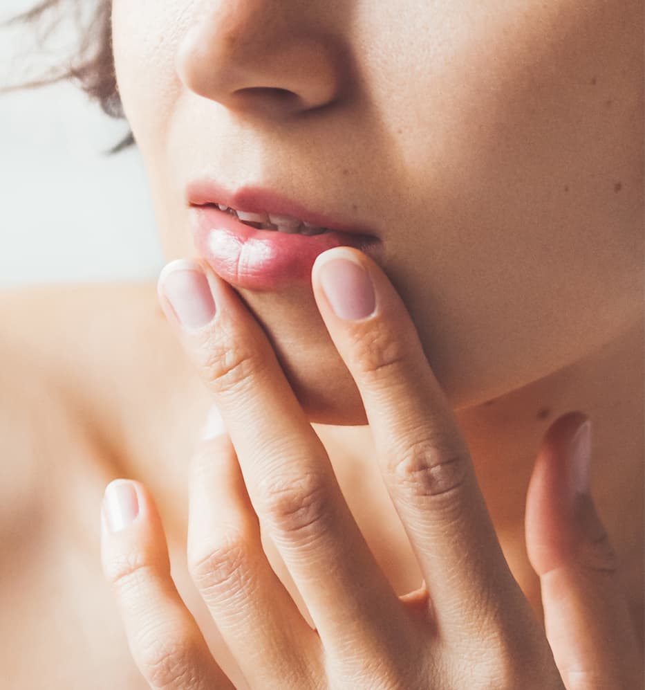 Manchas brancas nas unhas: o que pode ser?