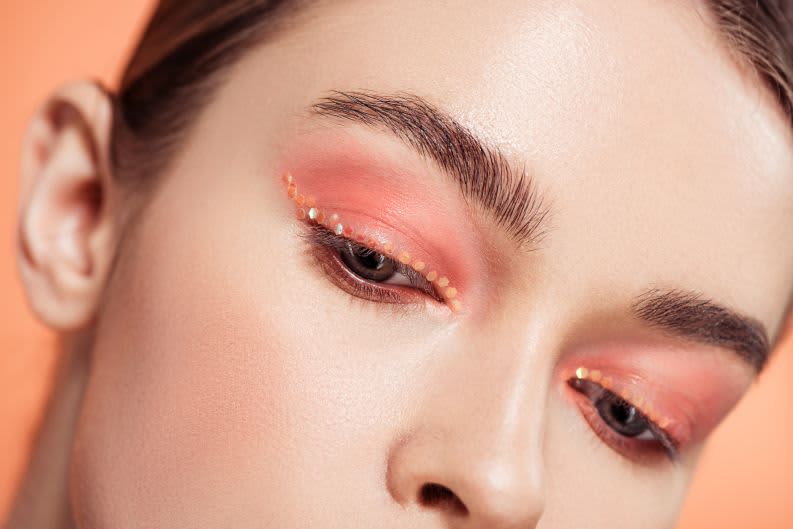 Maquiagem rosa com glitter