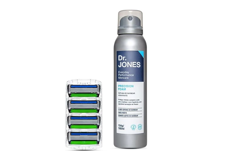 Recargas The Razor4 e espuma de barbear Precision Foam, da Dr. JONES.