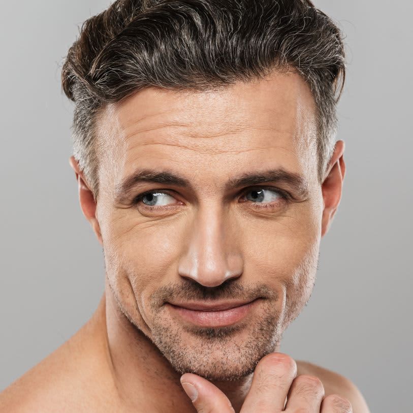 Hoem usando Corte de cabelo Old Money Masculino