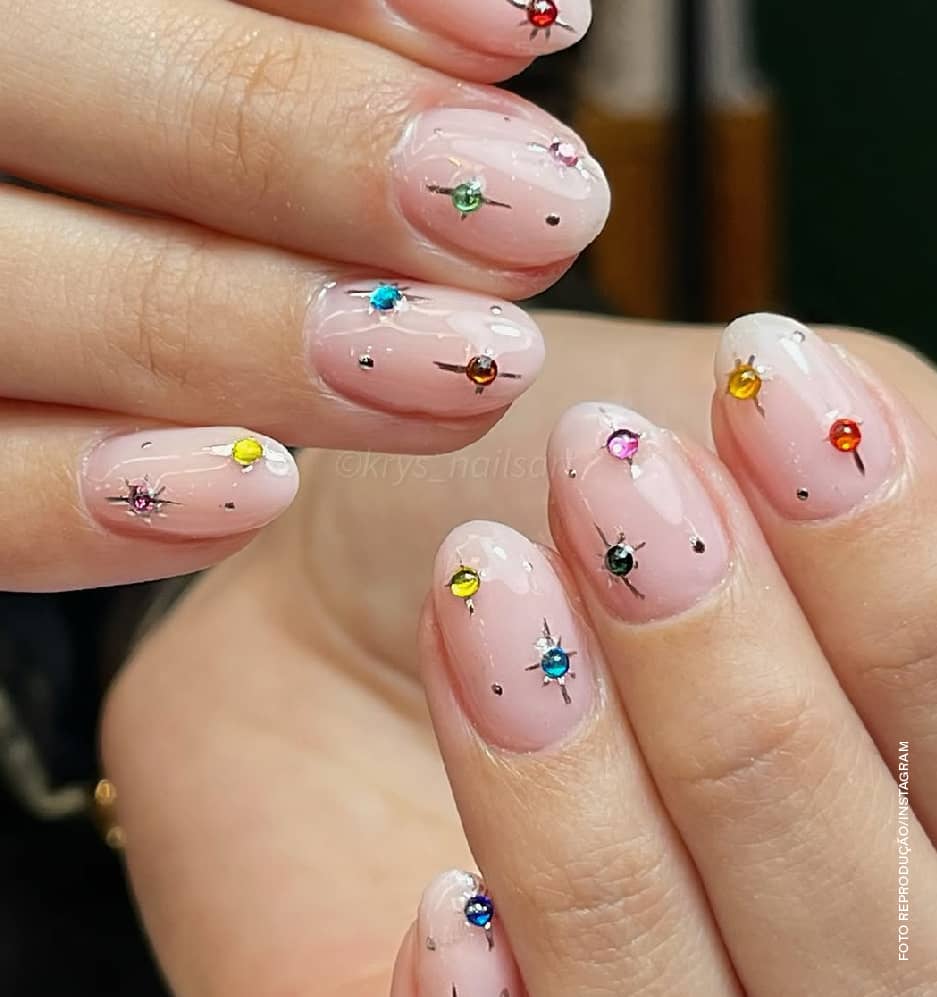 A blindagem protege e mantém a naturalidade das unhas