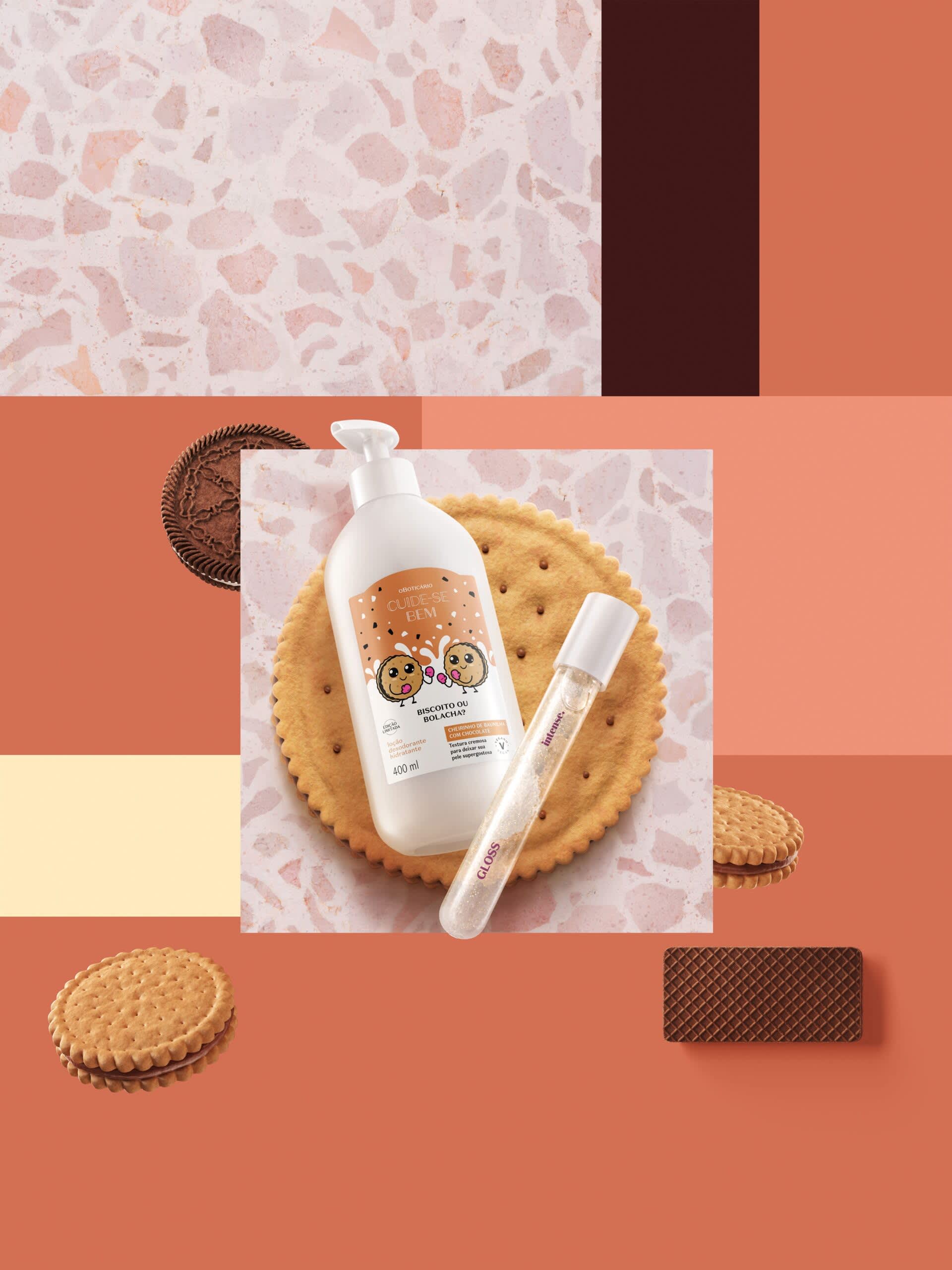 A imagem mostra o gloss labial e loção corporal da linha Biscoito ou Bolacha