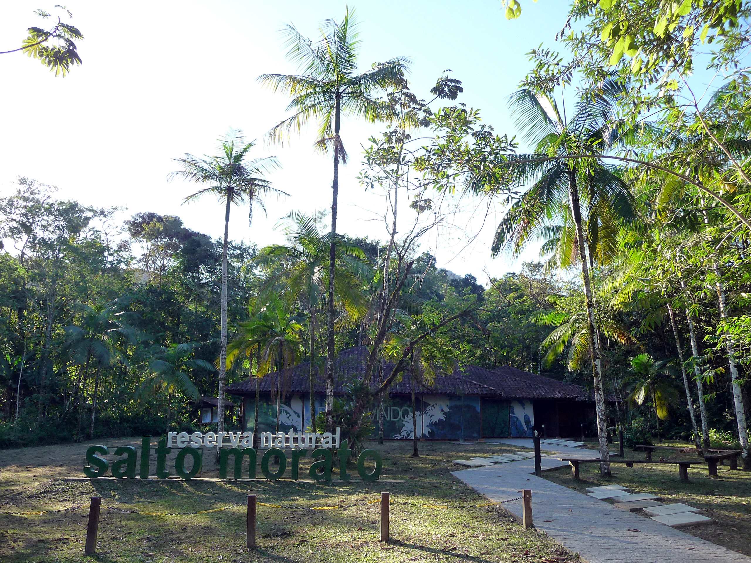 Frente da Reserva Natural Salto Morato.