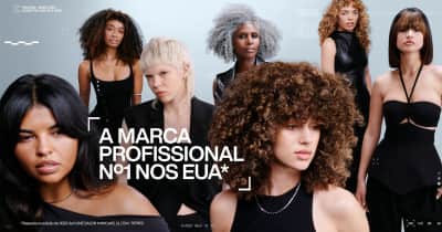 O banner mostra quatro mulheres com diferentes estilos de cabelo e texturas, promovendo uma marca profissional de cuidados capilares.