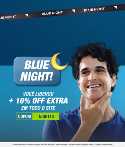 O banner apresenta um homem sorridente com o texto "BLUE NIGHT!" e um cupom de desconto de 10% extra em todo o site.