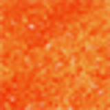 Gloss labial efeito plump, embalagem transparente com tampa e aplicador laranja. O produto está destampado, com a tampa ao lado.