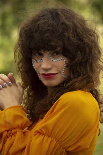 Na maior vibe Euphoria, as aplicações na nossa versão tem sua bossa (Mnisis/Divulgação)