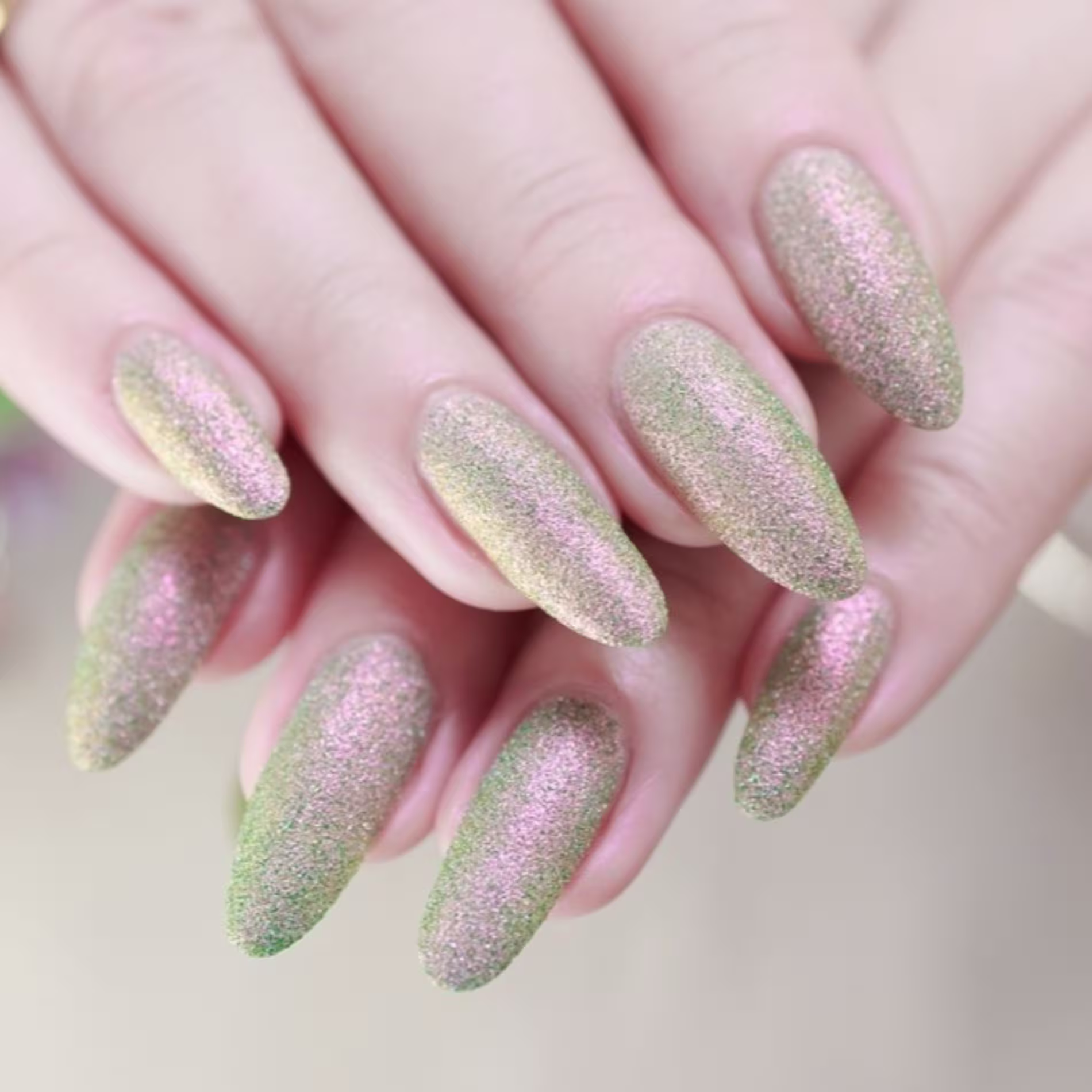 Unhas decoradas com glitter