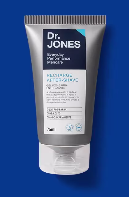 Foto da embalagem do Recharge After-Shave, da Dr. JONES, em fundo azul-escuro.