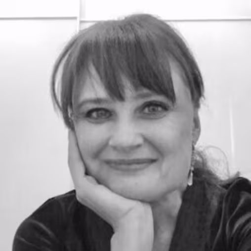 Claudia Stenger