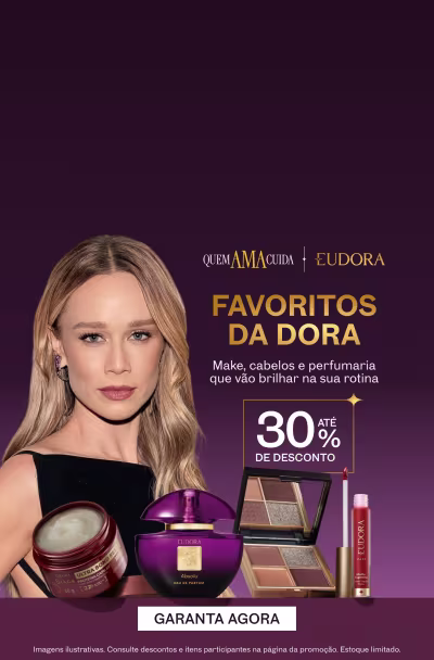Uma mulher loira com cabelos ondulados, usando um vestido preto. Favoritos da Dora com um desconto exclusivo.
