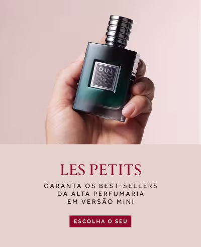 Uma mão segurando o frasco. Les Petits, conheça as miniaturas das nossas fragrâncias.