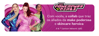 Três mulheres representando as personagens de As Meninas Superpoderosas, divulgando o lançamento da collab com Quem Disse, Berenice?