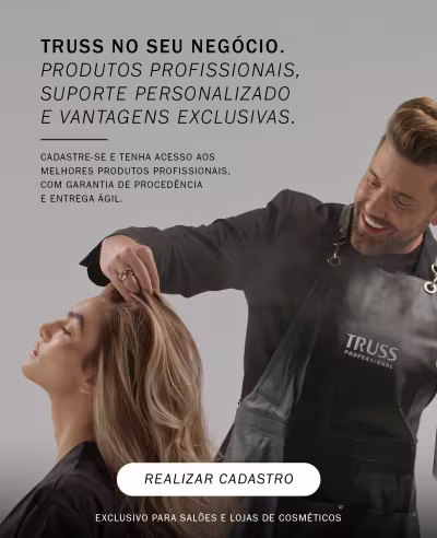 O banner mostra um homem aplicando um produto em uma mulher. O texto destaca o texto "Produtos profissionais, suporte personalizado e vantagens exclusivas" para profissionais da área de cosméticos.