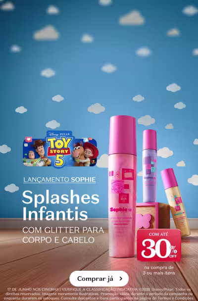 Imagem com fundo azul com nuvens brancas, apresentando produtos da linha Sophie da marca Boticário, incluindo um desodorante colônia, um body splash e um creme corporal, com a promoção de 30% de desconto na compra de 3 ou mais itens.