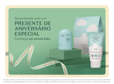 Presente de aniversário especial. Conheça os novos kits da marca Egeo, incluindo o Egeo Bomb Bl, com fragrância e produtos para o corpo. Também são apresentados outros itens da linha Egeo, como creme corporal e loção. A imagem tem um fundo verde claro com nuvens e elementos decorativos alusivos a aniversário.