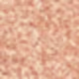 Embalagem quadrada, transparente com bordas prateadas. Nome da linha escrito em letras brancas. É possível ver o produto através da transparência, tem uma cor dourada com padrões em losango.