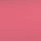 Frasco de item de maquiagem da marca Nah Cardoso, com aplicador em forma de pincel, contendo líquido rosa em embalagem branca com logotipo em destaque.