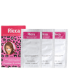 Caixa rosa com logotipo Ricca e pacotes individuais de adesivos para remoção de cravos do nariz, contendo 3 unidades. Os pacotes individuais possuem informações sobre o produto e indicação de conter Aloe Vera.