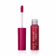O produto mostrado na imagem é um gloss labial da linha Soul. A embalagem é um tubo plástico vermelho com o nome "Kiss me cherry" impresso. O aplicador do gloss é de cor rosa vibrante.