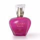 Frasco de item de perfumaria da marca Eudora, na cor rosa vibrante em formato de maçã, com rótulo dourado exibindo o nome "Kiss Me Again".