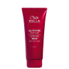 É um condicionador para cabelos da linha Ultimate Repair da marca Wella Professionals. O produto vem em um tubo plástico vermelho brilhante com a logomarca da Wella em branco. O rótulo indica que é o "Passo 2" da linha, tem capacidade de 200ml.