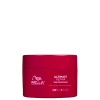 Produto de tratamento capilar da linha Wella Professionals. Máscara Ultimate Repair em embalagem vermelha opaca. Capacidade de 150ml (5fl oz) indicada na embalagem.