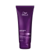 Frasco de condicionador da linha Ultimate Color da Wella Professionals, com 200 ml de volume, embalagem roxa com logo da marca, contendo informações sobre os benefícios do produto.
