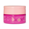 O produto apresentado é um creme esfoliante intenso da linha Cuide-se Bem da marca O Boticário. A embalagem é um pote rosa com tampa rosada, contendo 200g do produto. O rótulo destaca que o creme possui 95% de ingredientes de origem natural.