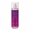 Frasco de body splash da linha Cuide-se Bem da marca Oboticario, com embalagem em tons de roxo e rosa, contendo 200 ml do produto Amoruda.