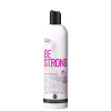 Produto de cuidado capilar leave-in forte da linha Curly Care. Embalagem plástica branca opaca com tampa preta. Rótulo com o nome do produto "BE STRONG" em letras grandes e rosa, além da descrição "leave-in forte".