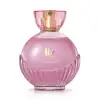 Frasco de vidro de item de perfumaria rosa com logo Liz D'Essence e borrifador dourados, e frasco redondo, sendo metade liso e metade com textura de concha. Tampa em acrílico rosa transparente.