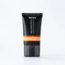 Base Líquida matte da marca Nuev. Cor clara.