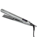 Chapinha Lizz Professional. Trata-se de um aparelho de metal na cor prata, com um display digital e controles para ajuste de temperatura. O produto possui um cabo de alimentação e uma placa de aquecimento para alisar e modelar os cabelos.