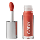 A imagem mostra o Lip Oil de Care Natural Beauty. Possui uma embalagem transparente de plástico, semelhante a um batom líquido. Possui cor rosa queimado e a embalagem apresenta o logotipo "Care" em letras brancas. A tampa prata com aplicador.