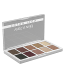 A imagem mostra uma paleta de sombras da marca de maquiagem Wet n Wild. É uma paleta compacta contendo 10 diferentes tons de sombras prensadas, variando de cores neutras como bege, marrom claro e marrom escuro.
