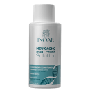 A imagem mostra o Condicionador da marca Inoar chamado "Meu Cacho Meu Crush Solution". A embalagem é um frasco plástico branco opaco com detalhes em verde. Há informações sobre o produto, como controle de frizz, blend de vitaminas, nutrição e hidratação.