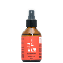 Óleo multifuncional em frasco plástico âmbar com borrifador. Embalagem retangular com rótulo laranja contendo o nome do produto "multi purpose oil" e a marca "nobs&co." Capacidade de 100ml. Cores predominantes são laranja, âmbar e preto.