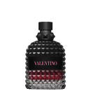 Frasco de perfume Valentino preto com textura piramidal e detalhes em vermelho, contendo o nome da marca em destaque.