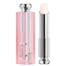 Possui uma embalagem rosa clara com detalhes prateados, incluindo o logotipo da marca.