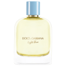 Frasco de item de perfumaria com tampa azul claro e rótulo com texto "Dolce & Gabbana Light Blue" em dourado. O frasco possui formato cilíndrico e contém um líquido amarelo claro.